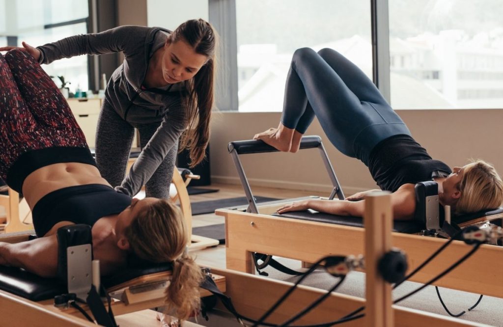 Wie viele Kalorien verbrennt man mit Pilates? Fitnessgorillas