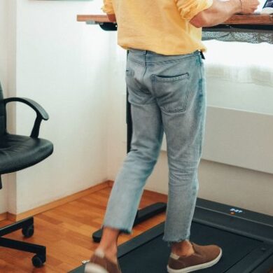 Laufband Schreibtisch: Die Vorteile des Gehens während der Arbeit